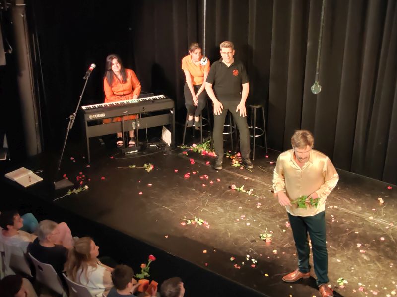 Impro-Musikerin Bella Kokaia - Klavierunterricht in Konstanz